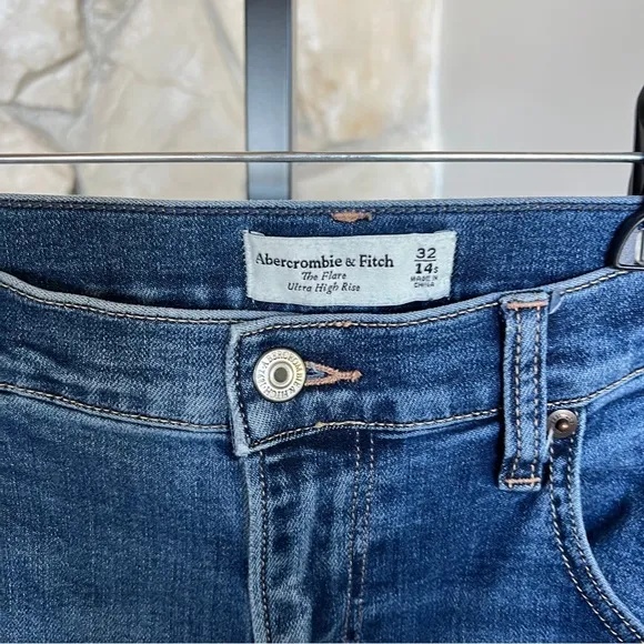 Abercrombie &amp; Fitch Ultra High Rise Stretch Flare Jean