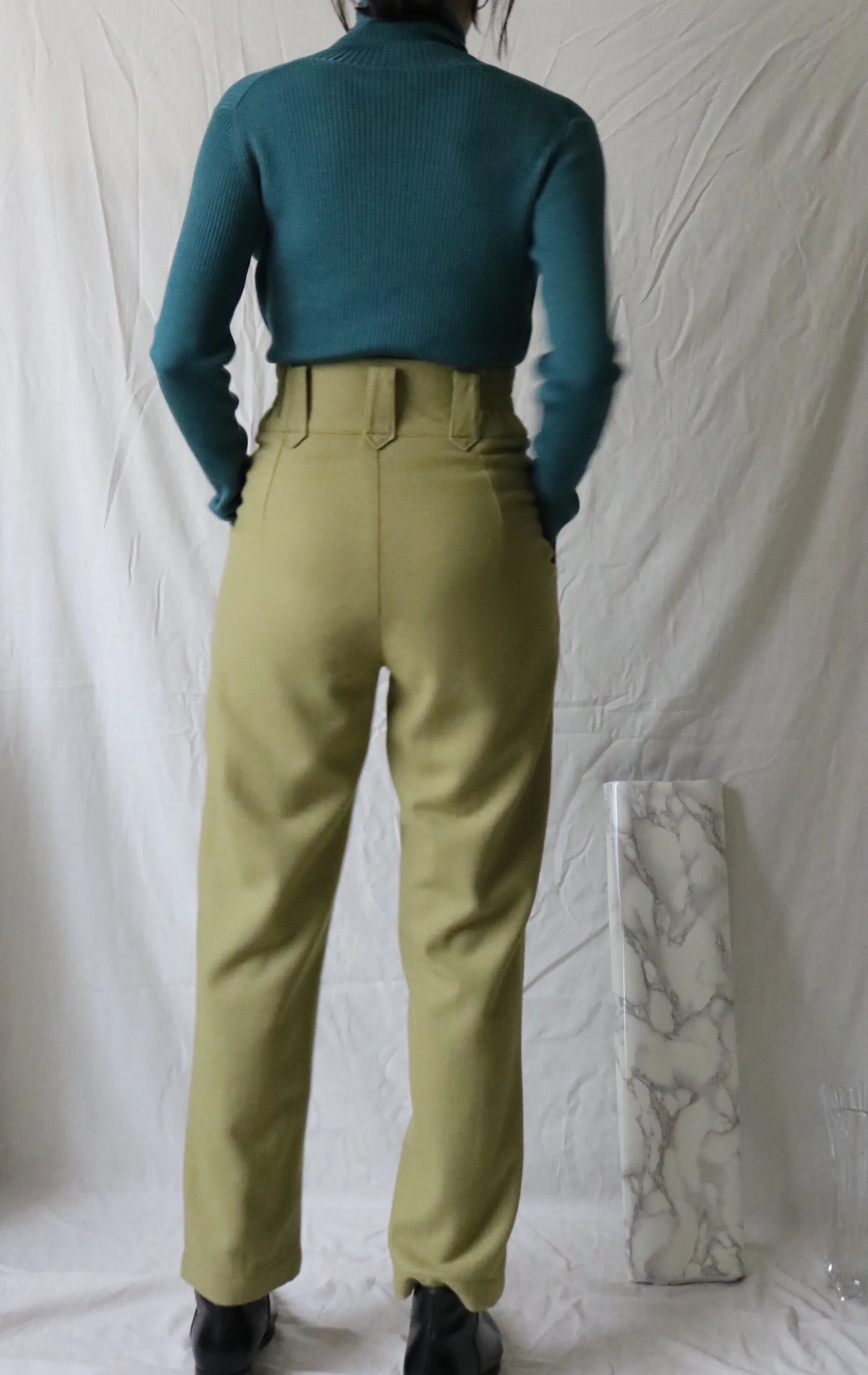 Avie Trousers {pelouse green}