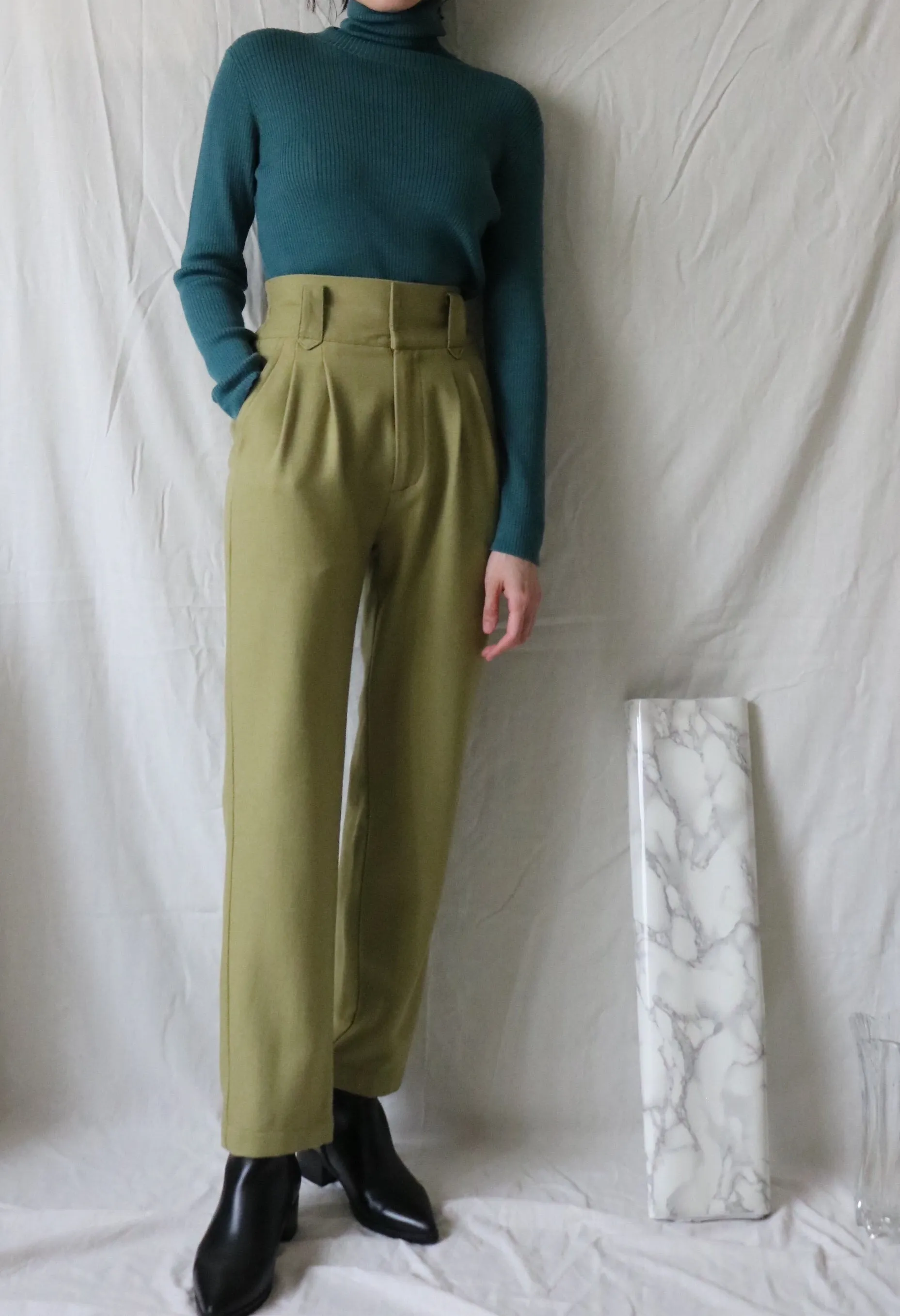 Avie Trousers {pelouse green}