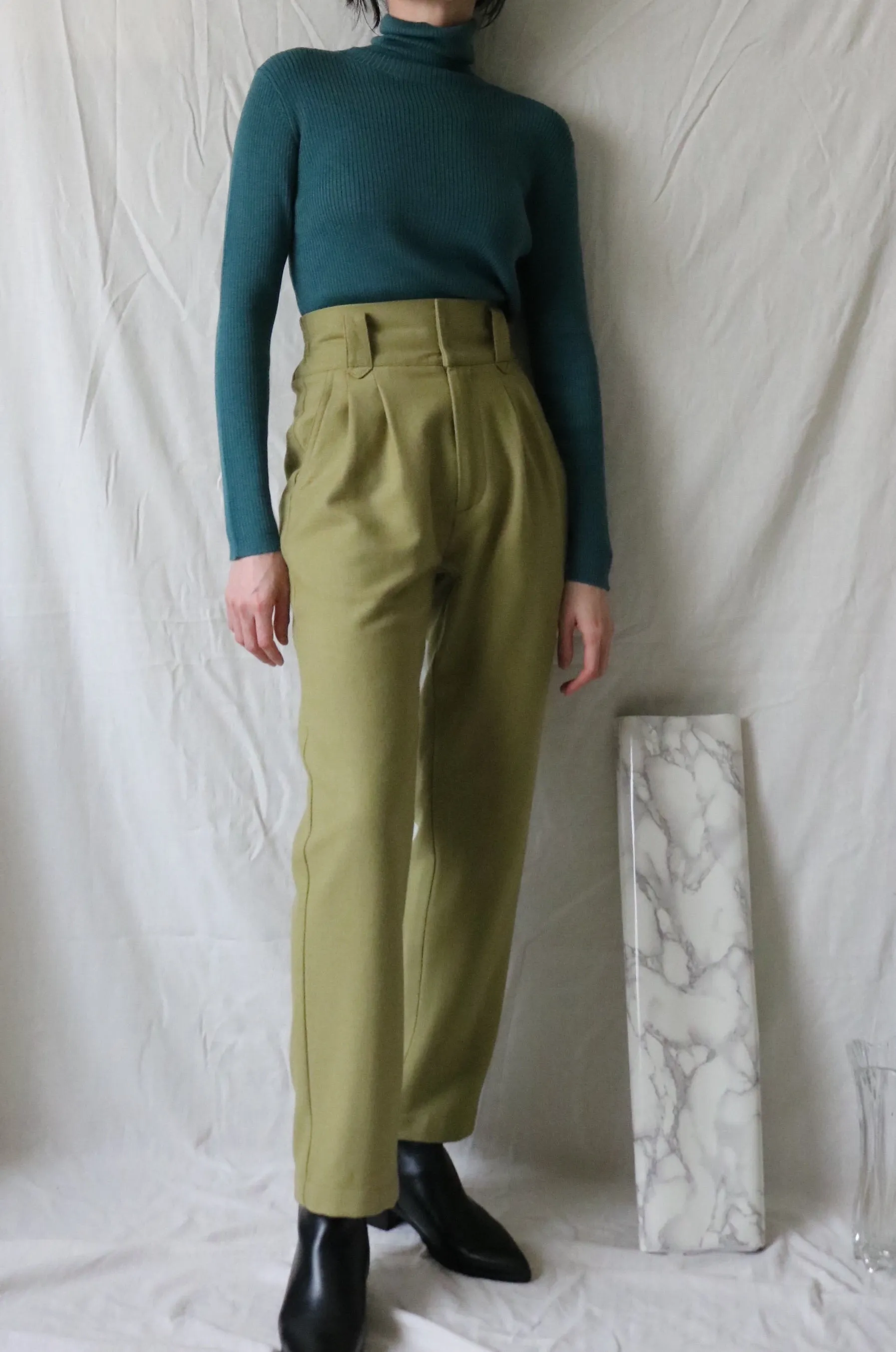 Avie Trousers {pelouse green}