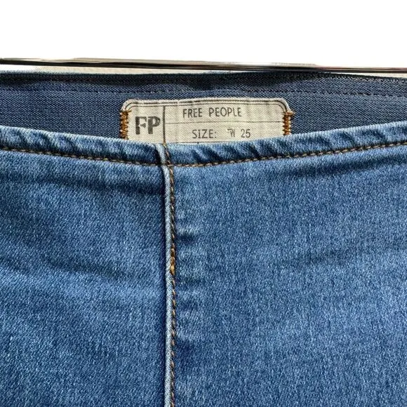 Free People Gummy Flared Leg Mid Rise Pull On Stretch Jeans Size 25