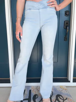 Go With the Flow High Rise Jean -  Lightwash