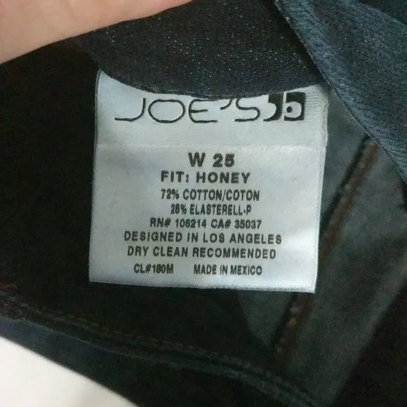 Joe's Jeans Honey Fit Mulholland Dark Wash Bootcut - size 25 - 30&quot; Inseam