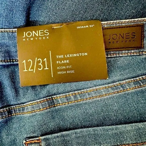 Jones New York Women’s Lexington High Rise Flare Leg Jeans in the Size 12/31