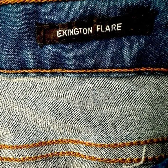 Jones New York Women’s Lexington High Rise Flare Leg Jeans in the Size 12/31
