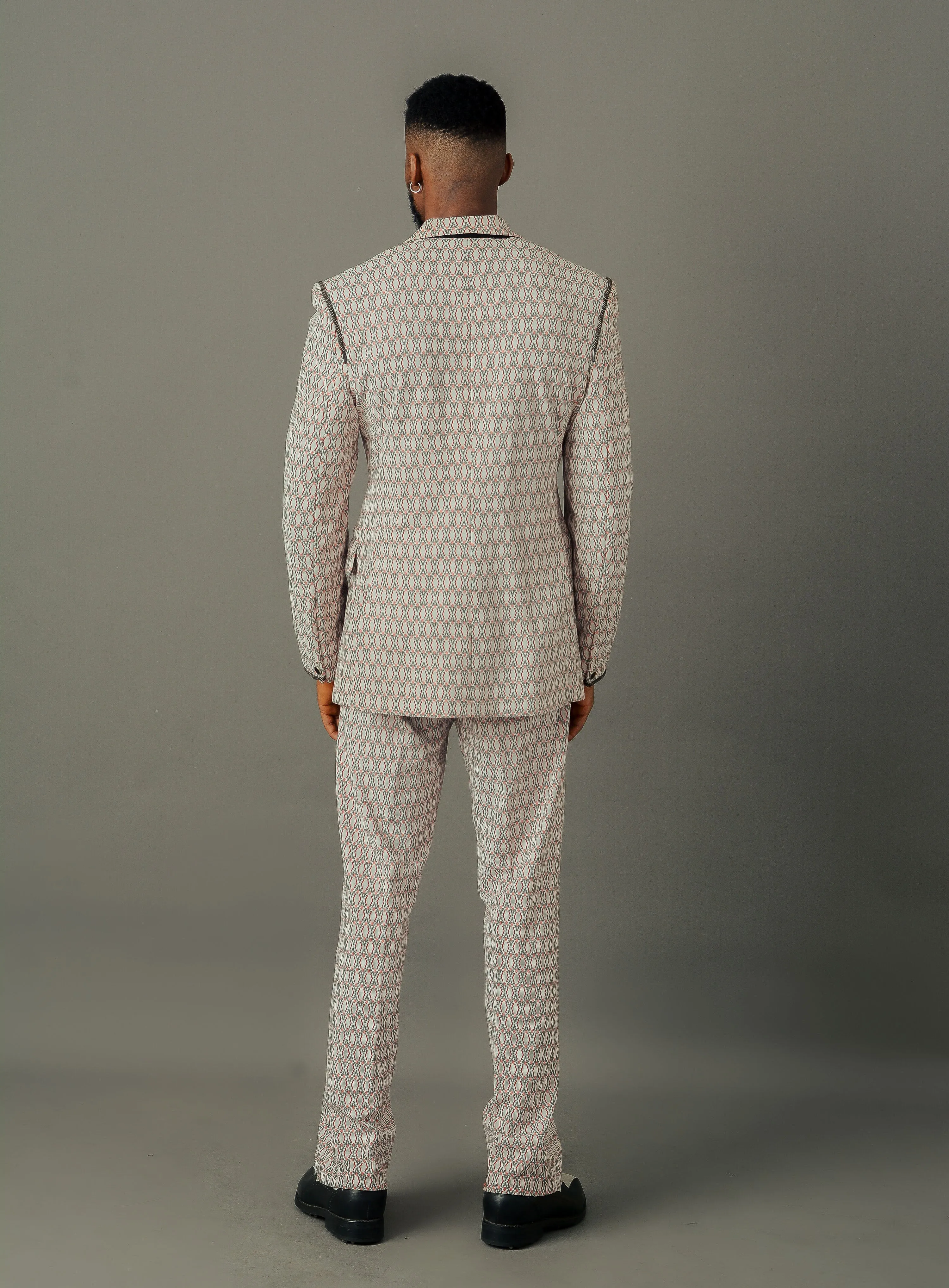 Kamsi Tcharles Hunter Nomad Suit