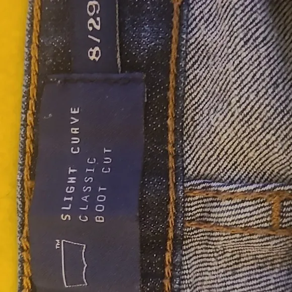 Levi's Jeans Slight Curve Classic bootcut size 8 / 29 dark wash Stretch