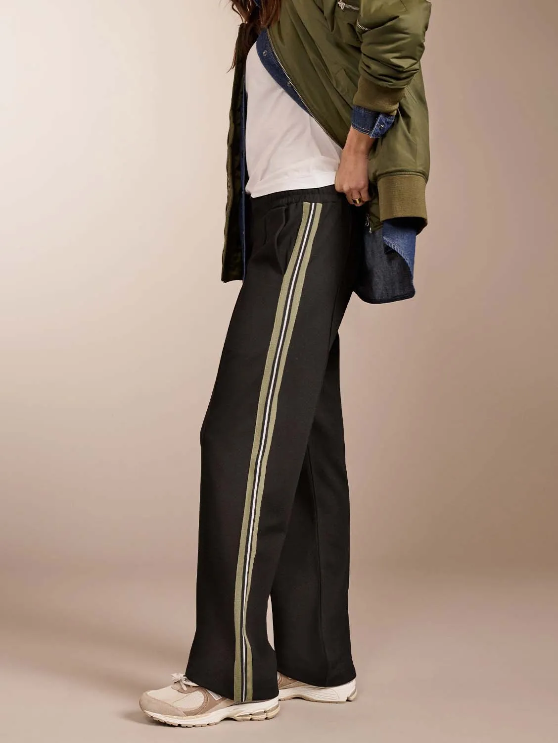 Marjorie LENZING™ ECOVERO™ Trousers | Caviar Black & Khaki