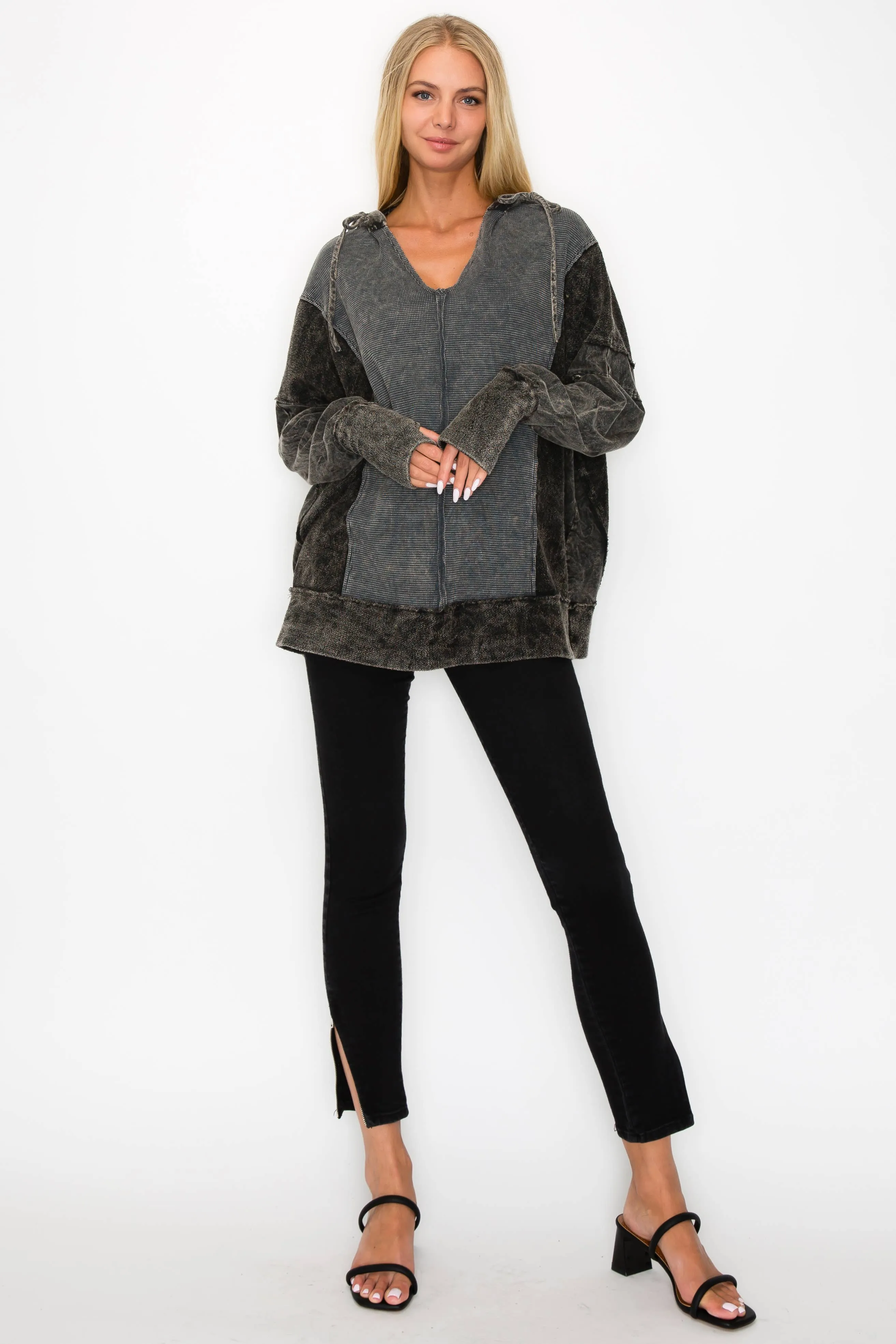 Mineral Wash Thumbhole lightweight hoodie: Charcoal