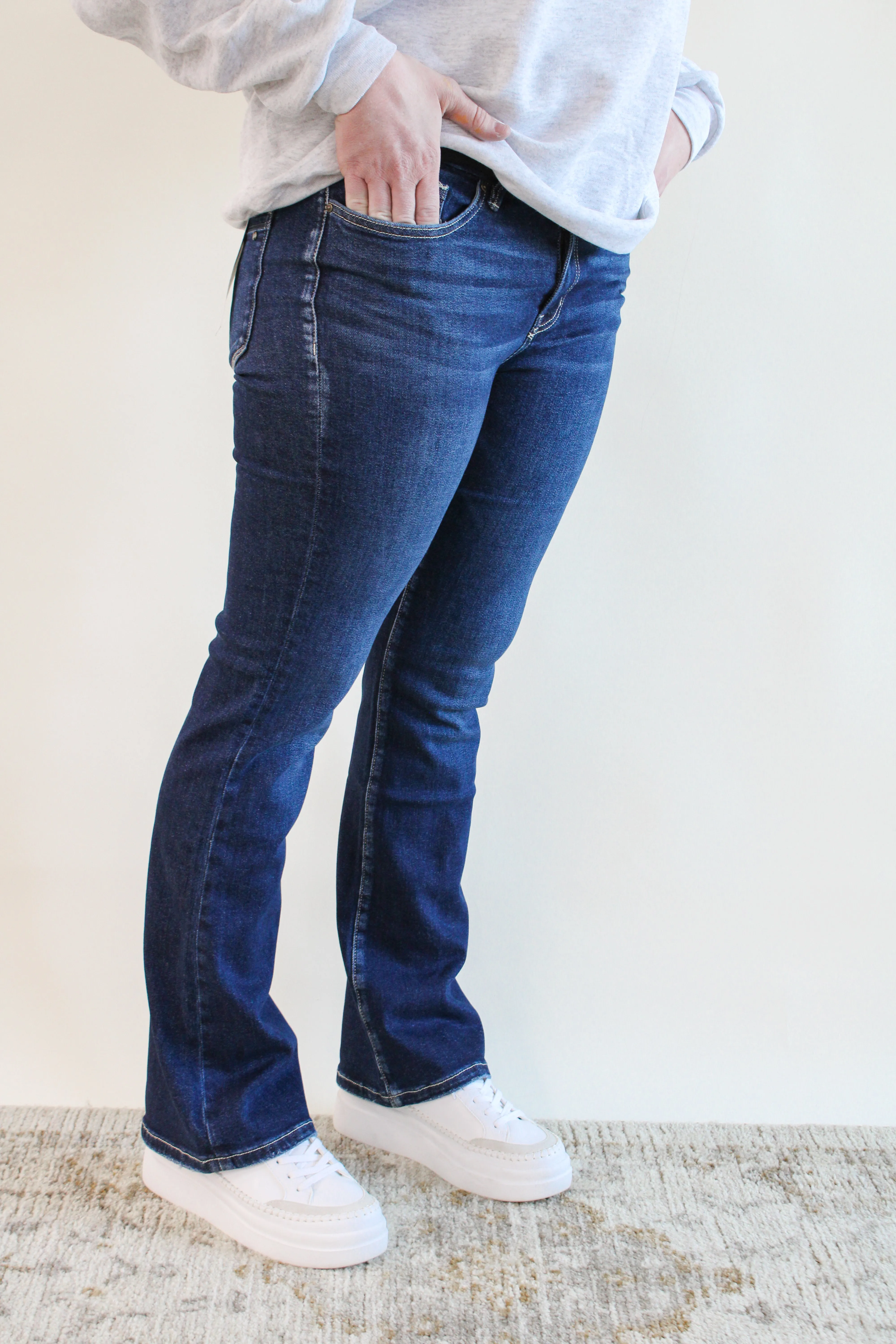 MIRAN REG/CURVY MID-RISE BOOTCUT JEANS