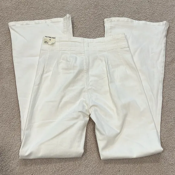 NEW Free People Jayde Flare Jeans White Size 29