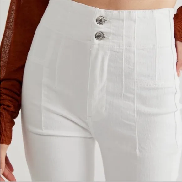 NEW Free People Jayde Flare Jeans White Size 29