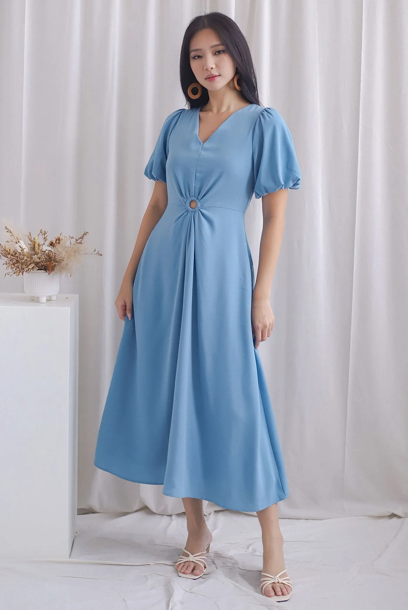 Novelyn Loop Cut Out Sleeved Maxi Dress In Blue