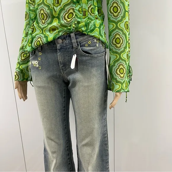 🌼NWT $140 GB FLARE JEANS