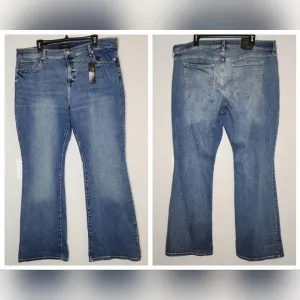 NWT Banana Republic medium wash bootcut jeans.  Plus Size 20 or 35.