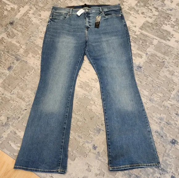 NWT Banana Republic medium wash bootcut jeans.  Plus Size 20 or 35.