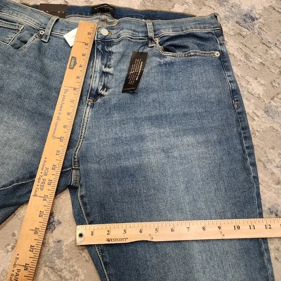 NWT Banana Republic medium wash bootcut jeans.  Plus Size 20 or 35.