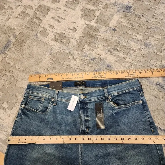 NWT Banana Republic medium wash bootcut jeans.  Plus Size 20 or 35.