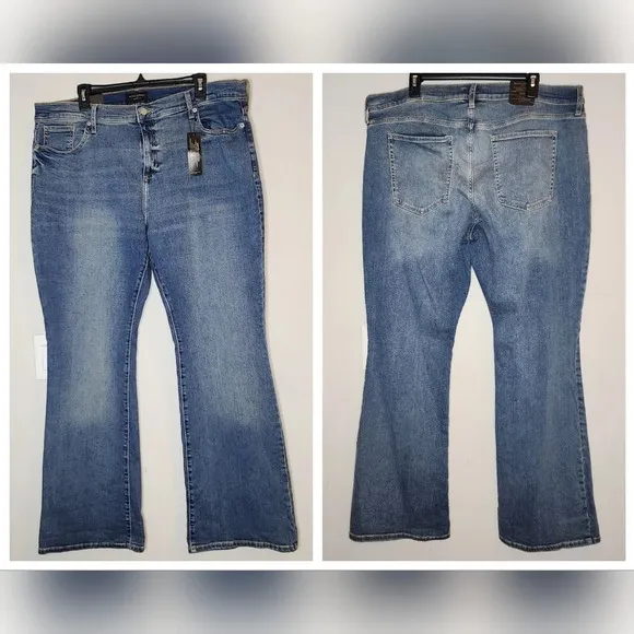 NWT Banana Republic medium wash bootcut jeans.  Plus Size 20 or 35.