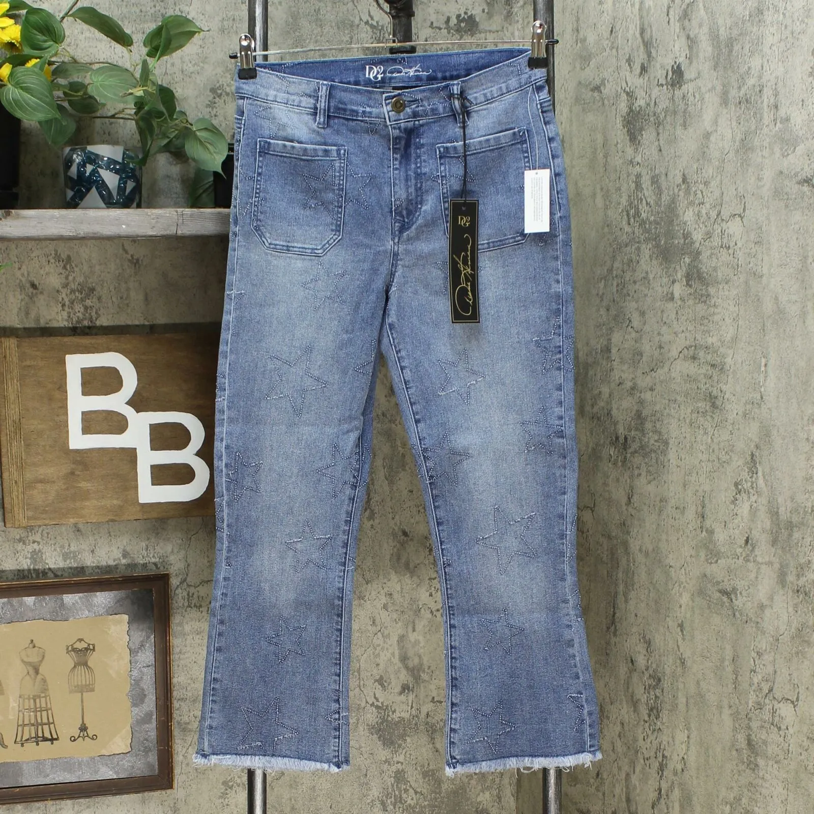 NWT DG2 By Diane Gilman Classic Stretch Star Needle Punch Cropped Jean. 728489 6