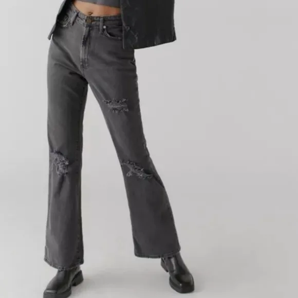 NWT Urban Outfitters BDG stretch hi rise flare faded distressed jeans. Size 31