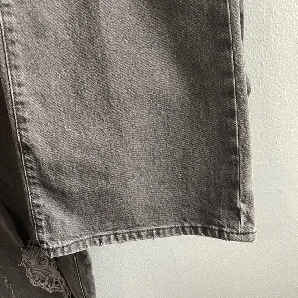 NWT Urban Outfitters BDG stretch hi rise flare faded distressed jeans. Size 31
