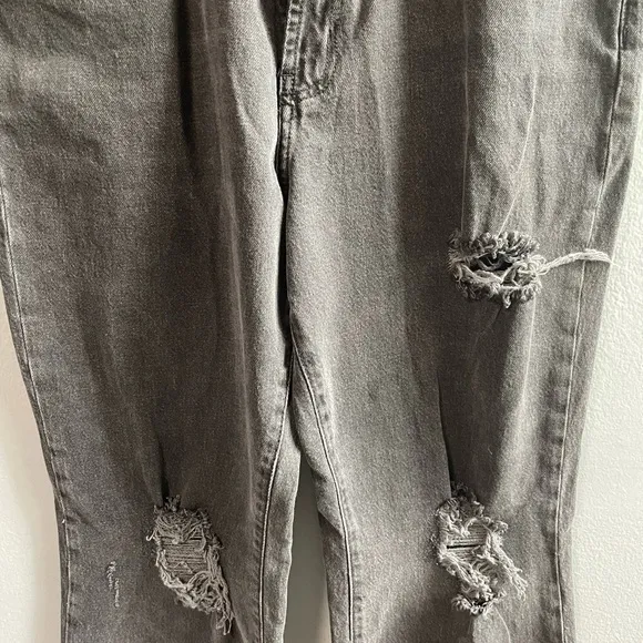 NWT Urban Outfitters BDG stretch hi rise flare faded distressed jeans. Size 31