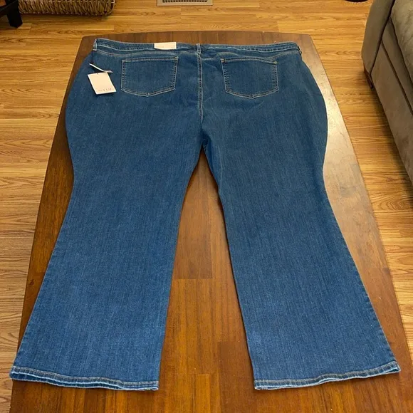 NYDJ ladies NWT Barbara Bootcut jeans. Size 28WP. Lift/tuck technology. Petite