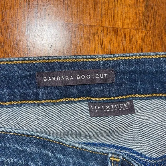 NYDJ ladies NWT Barbara Bootcut jeans. Size 28WP. Lift/tuck technology. Petite