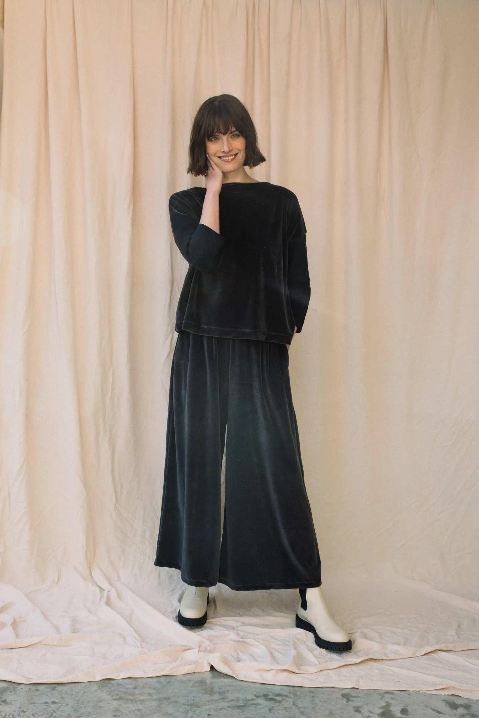 Odette Organic Cotton Velour Trouser in Charcoal