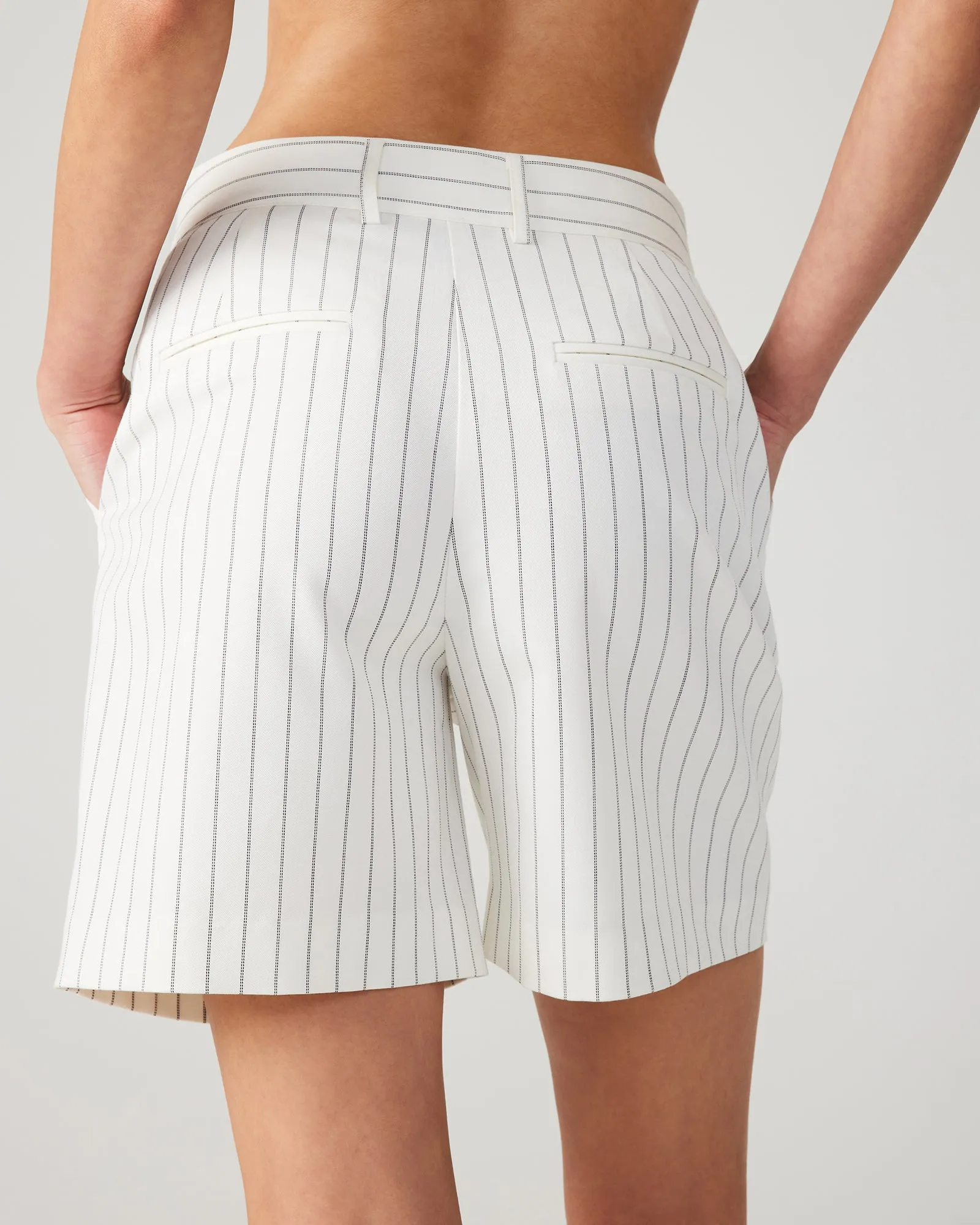 RUBINA SHORTS WHITE/BLACK