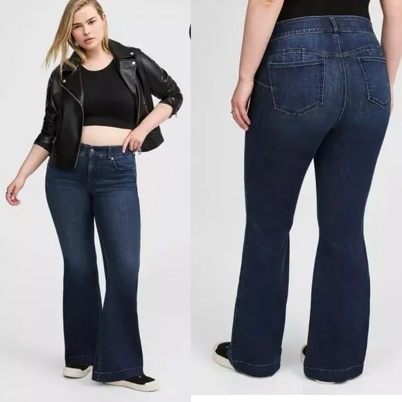 TORRID Bombshell Flare Super Soft Dark Wash Stretch Jeans NWT Size 12 Stretch