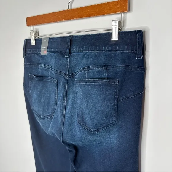 TORRID Bombshell Flare Super Soft Dark Wash Stretch Jeans NWT Size 12 Stretch