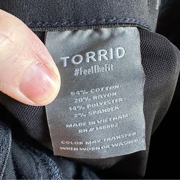 TORRID Bombshell Flare Super Soft Dark Wash Stretch Jeans NWT Size 12 Stretch