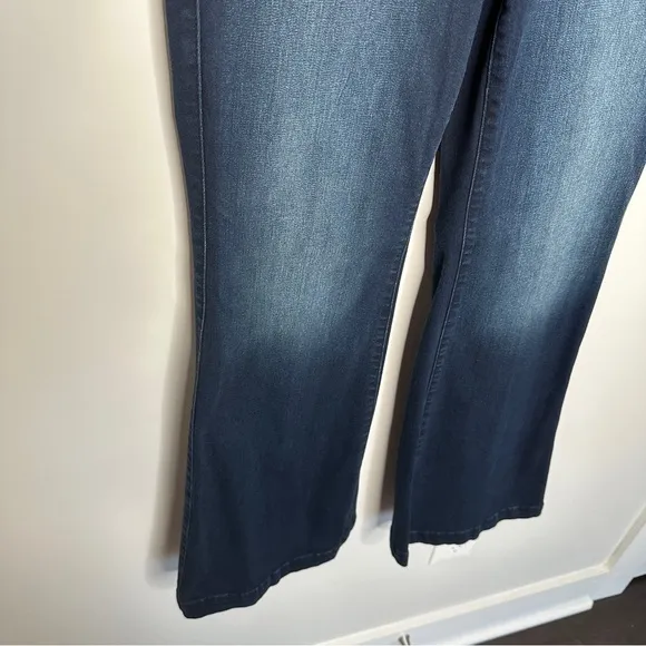 TORRID Bombshell Flare Super Soft Dark Wash Stretch Jeans NWT Size 12 Stretch