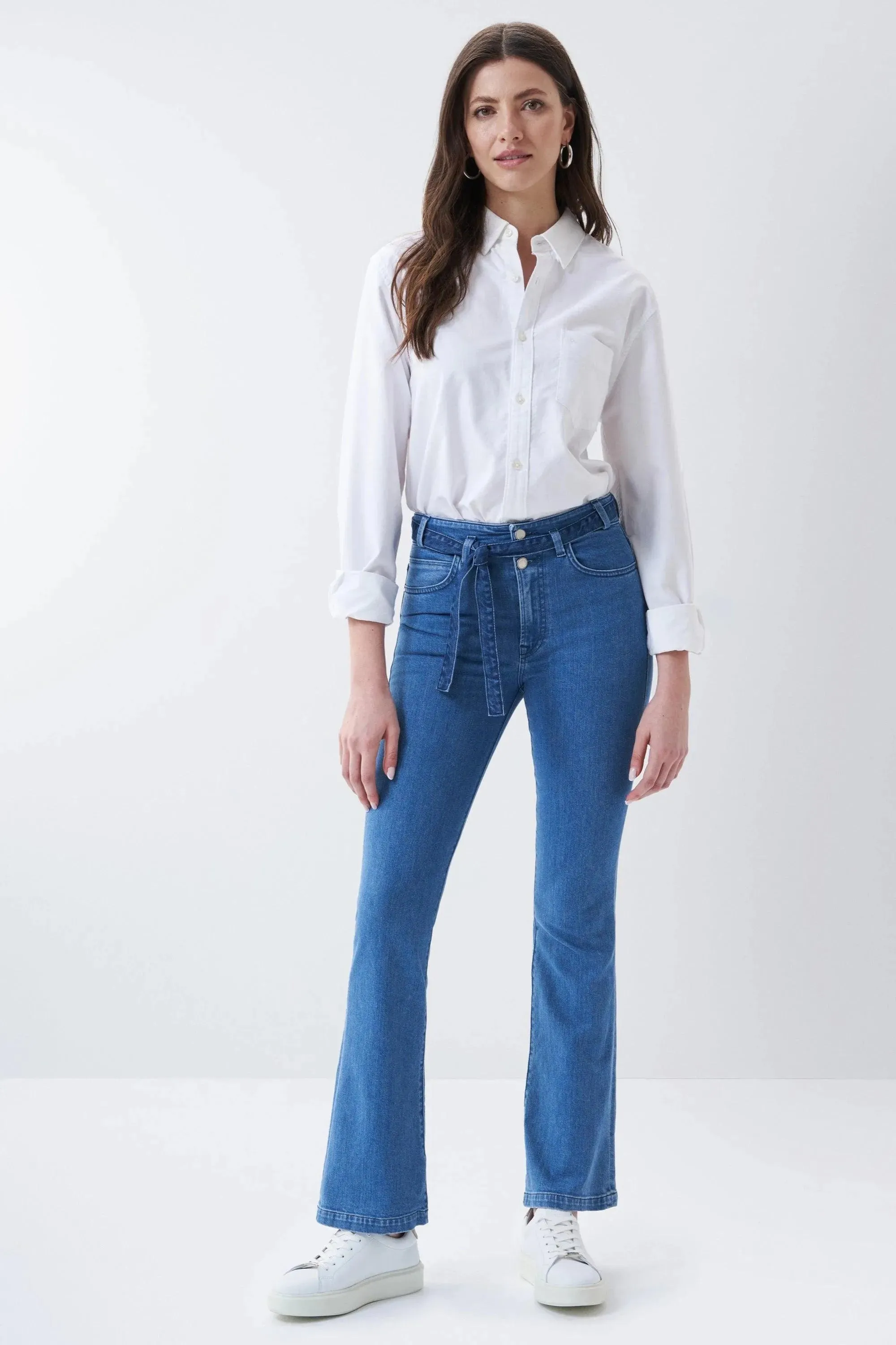 Vaqueros High Rise Loose Bootcut Con Cinturón