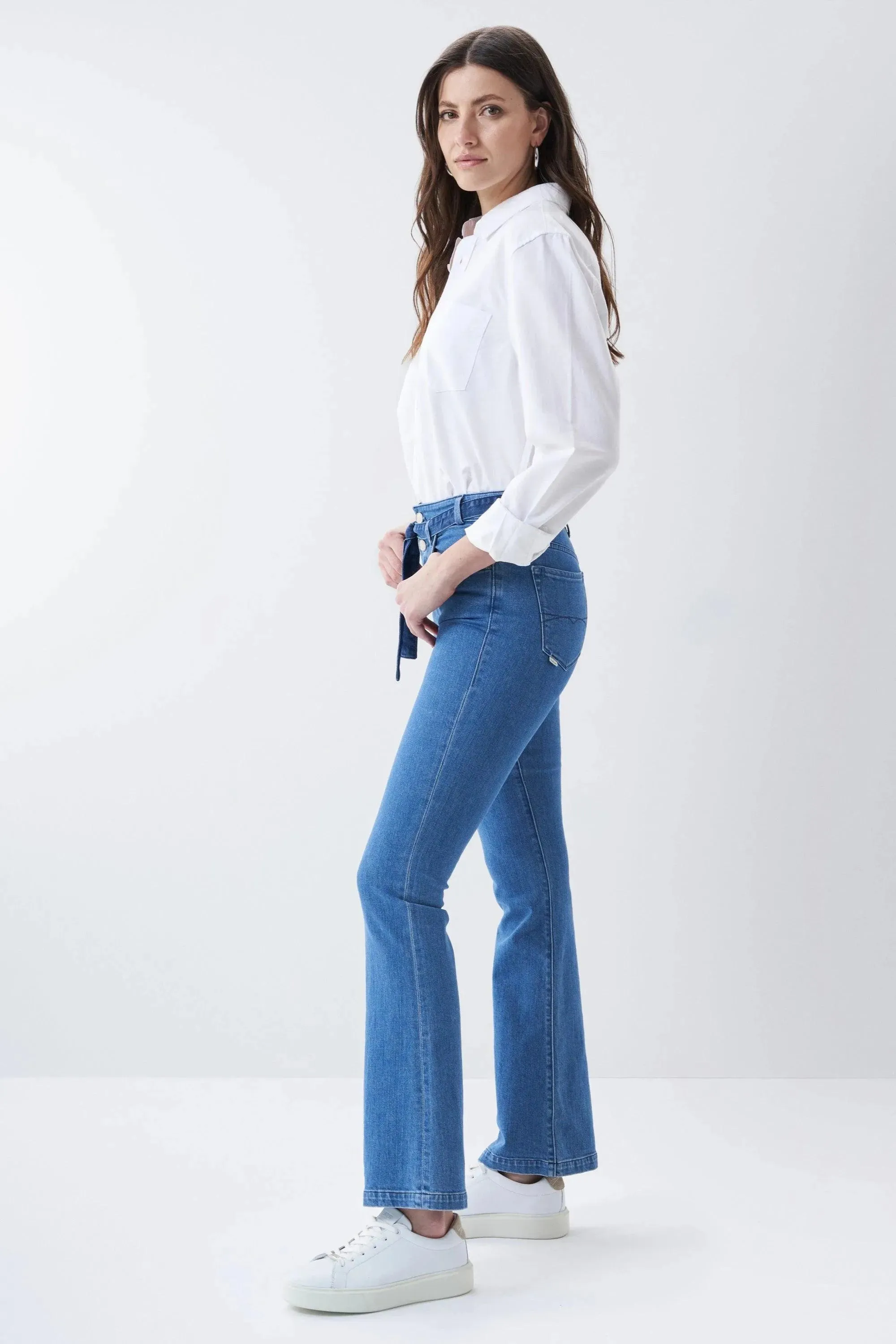 Vaqueros High Rise Loose Bootcut Con Cinturón