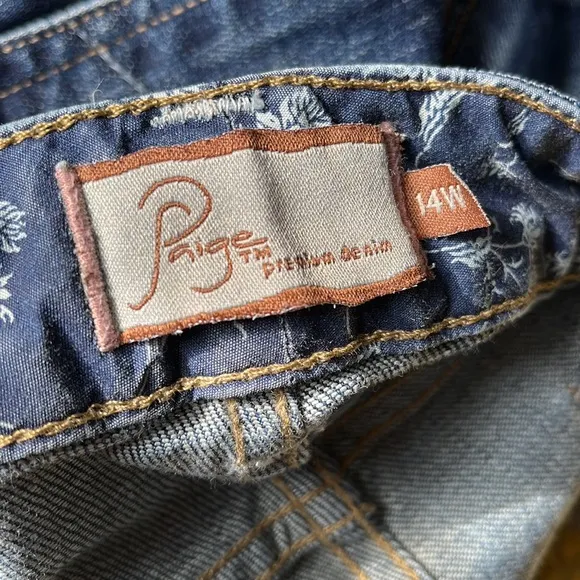 Very Rare Paige Premium Denim Jeans Mandeville Canyon Bootcut Extended Sizing