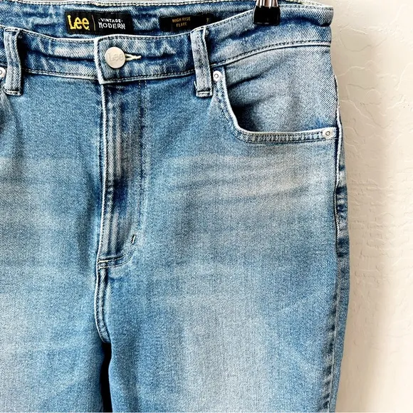 Vintage Modern Two-Tones Flared Jeans