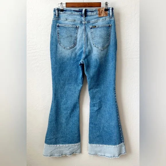 Vintage Modern Two-Tones Flared Jeans