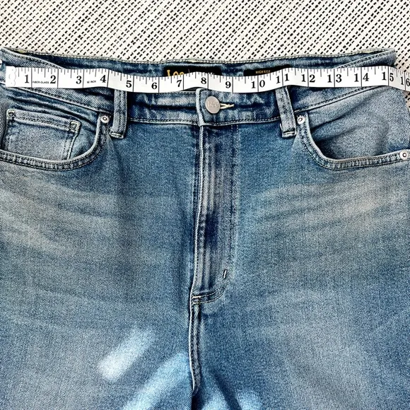 Vintage Modern Two-Tones Flared Jeans