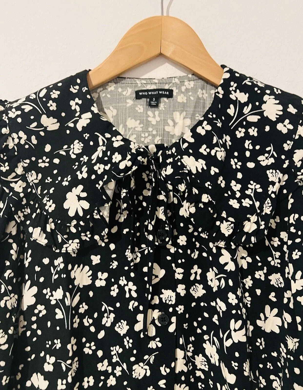 WHO WHAT WEAR Floral Maxi Dress Sz S Tie Collar Ruffle Balloon Sleeves Peasant