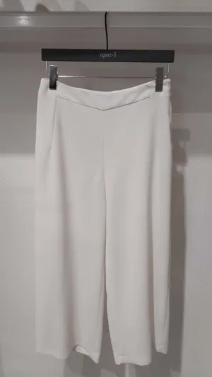 WIDE FIT CROPPED TROUSERS