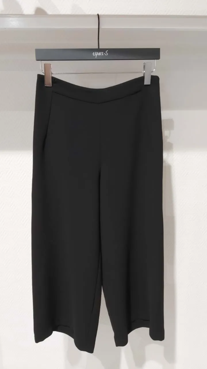 WIDE FIT CROPPED TROUSERS